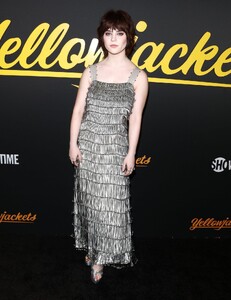 sophie-thatcher-yellowjackets-premiere-in-hollywood-0.jpg