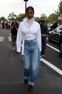 tina-kunakey-leaves-azzedine-alaia-haute-couture-show-in-paris-07-02-2023-4.jpg