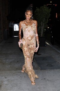 winnie-harlow-arrives-at-tao-in-hollywood-007-27-2023-6.jpg