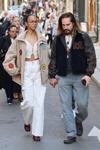 zoe-saldana-and-marco-perego-out-at-ile-saint-louis-in-paris-04-09-2023-9.jpg