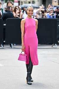 zoe-saldana-at-fendi-haute-couture-fall-winter-23-24-show-at-paris-fashion-week-07-06-2023-1.jpg