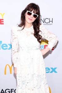 zooey-deschanel-at-white-house-correspondents-garden-brunch-in-washington-d.c.-04-29-2023-1.jpg