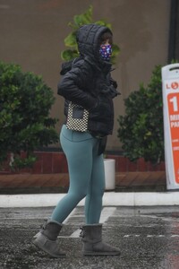 zooey-deschanel-out-in-west-hollywood-07-07-2023-2.jpg