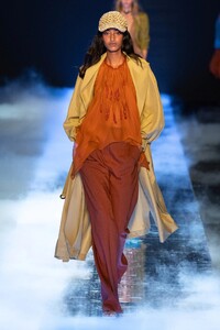 00001-alberta-ferretti-spring-2023-ready-to-wear-credit-gorunway.thumb.jpg.a30ac60ec4f8809060785d6830884341.jpg