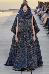 00003-louis-vuitton-resort-2023-san-diego-credit-gorunway.thumb.jpg.ef549c908602d9f14638c0a3861f5f0e.jpg