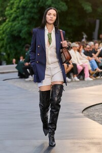 00005-ami-spring-2023-mens-credit-gorunway.thumb.jpg.b2ab4e83239168f239771c7e224c2437.jpg