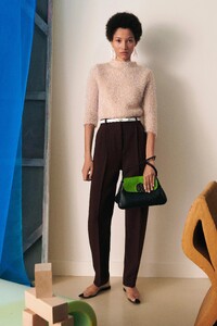 00008-tory-burch-resort-2023-ready-to-wear-credit-brand.thumb.jpg.1cdae139db1e3b7fc699bbd56e560ade.jpg