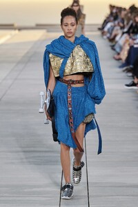 00013-louis-vuitton-resort-2023-san-diego-credit-gorunway.thumb.jpg.f2b90894154490c405588c4ab2164b19.jpg