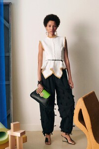 00018-tory-burch-resort-2023-ready-to-wear-credit-brand.thumb.jpg.ecbc494923055db4dea71d5d7e4a3896.jpg