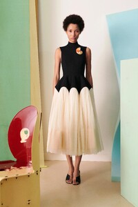 00020-tory-burch-resort-2023-ready-to-wear-credit-brand.thumb.jpg.9aa47c7374bfb5e6c79ed148ef81e51f.jpg