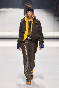 00024-fendi-resort-2023-ready-to-wear-credit-gorunway.thumb.jpg.f81072e89b45d610b534ff87f2b26ee8.jpg