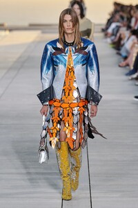 00025-louis-vuitton-resort-2023-san-diego-credit-gorunway.thumb.jpg.0d7c65f16c2cc27dad70f4ff0962c161.jpg