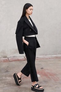00026-sacai-resort-2023-credit-stas-komarovski-brand.thumb.jpg.bee7044dbe2a0d08c01bfd2a24f4333e.jpg
