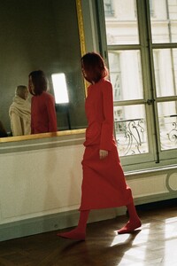 00036-the-row-resort-2023-paris-credit-brand.thumb.jpg.c6f2ac2051f1923eeb8385e422c555a6.jpg