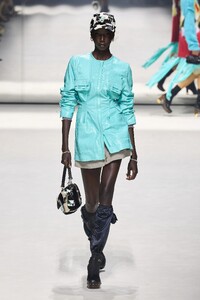00037-fendi-resort-2023-ready-to-wear-credit-gorunway.thumb.jpg.f0ed8f954722020de87f39adb86de745.jpg