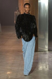 00038-bally-spring-2023-ready-to-wear-credit-gorunway.thumb.jpg.61d546f3790bda34f2809d635a0b7f90.jpg