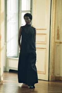 00043-the-row-resort-2023-paris-credit-brand.thumb.jpg.63bc6ad9858231a6803aa37e28471ec8.jpg