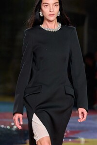 00054-bottega-veneta-spring-2023-ready-to-wear-details-credit-gorunway.thumb.jpg.3f4079922fc47b0cd9673cba007647fa.jpg