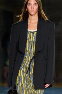 00152-bottega-veneta-spring-2023-ready-to-wear-details-credit-gorunway.thumb.jpg.254f06500235b2dd7fa884e3d2f05cf4.jpg