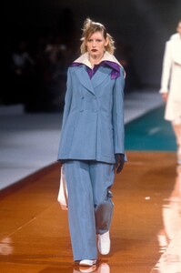 1087290224_KarlLagerfeldFW199613.thumb.jpg.f3ccf6bdb87b2a8572e4ee98acea4956.jpg