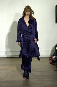 1114648987_OscarSuleyman2001WomenRTW45.thumb.jpg.52905e51746b71aaf3ce7bb484216e73.jpg