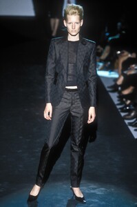 1163246070_Gucci1998WomenRTW36.thumb.jpg.0d117e248cdae012d271659de7330ece.jpg