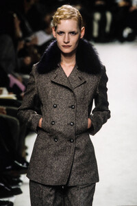 1164574439_Iceberg1998WomenRTW24.thumb.jpg.fffe6dd68d7ce779bdea04f6f137fc53.jpg