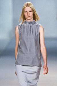 1181486142_LouisVuitton1998WomenRTW23.thumb.jpg.46ca8e95f600f3010bd054705e42ae47.jpg
