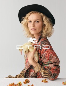1192197323_EtroFW2020CampaignbDarioCatellani(17).thumb.jpg.d6210b5b7ff4698b3bd6682930621042.jpg