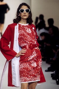 1199590415_Givenchy1993WomenRTW43.thumb.jpg.84e318b0d66c4319aa149121875eceb1.jpg