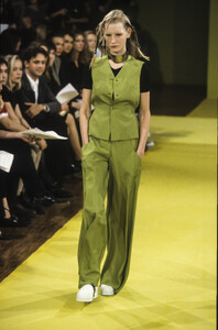 1217468360_DirkBikkembergs1996WomenRTW22.thumb.jpg.03c0e66170d566d84eaba4e859ab931b.jpg