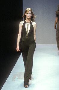 132566080_PacoRabanne1997WomenRTW41.thumb.jpg.015371017d66950774b353979def4d40.jpg