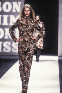 1337477583_Missoni1996WomenRTW29.thumb.jpg.aa70a8d6d0726a9862bac5a097993602.jpg