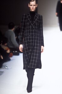 1725382543_Cerruti1996WomenRTW45.thumb.jpg.16c929c16c4cc5c33c46239576c151b8.jpg