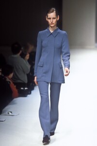 1780960557_Cerruti1996WomenRTW32.thumb.jpg.d3f75ab1a3cb74d7c9b1891e74aa5f0b.jpg