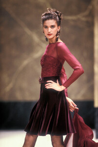 1796745996_JeanLouisScherrer1988HauteCouture14.thumb.jpg.9600d33b1cfc568c43b2ea4acd27e5f8.jpg