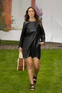 ALANA HADID 110823 GettyImages-1605155507.jpg