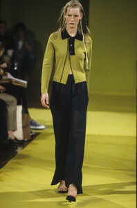 1917675990_DirkBikkembergs1996WomenRTW47.thumb.jpg.53a4f2bab2702dad758a90b026e16702.jpg