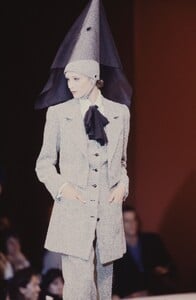 Olga Pantushenkova Guy Laroche HC FW 1993 (4).jpg