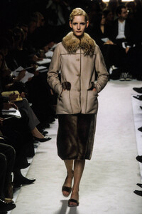 2057418183_Iceberg1998WomenRTW35.thumb.jpg.64655bc6dce1ff68e1912d9690e0bac1.jpg