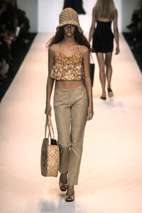 213503035_AnnaSui1998WomenRTW103.thumb.jpg.d918ee81cb31c8b7d6886fe15e33e4e7.jpg