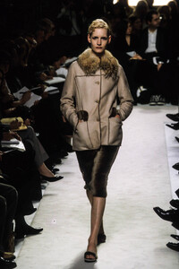 394181575_Iceberg1998WomenRTW37.thumb.jpg.9919651a253482607b70696e820eaecd.jpg