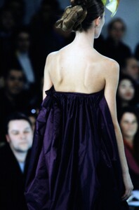 Philip Treacy Spring 2000 Couture 16.jpg