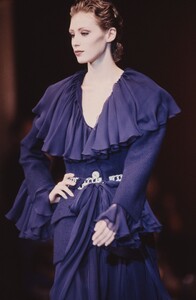 Olga Pantushenkova Guy Laroche HC FW 1993 (1).jpg