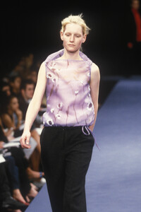 513909652_BCBG1998WomenRTW26.thumb.jpg.1ed48e0a4b41b29352bfcf0b758610c9.jpg