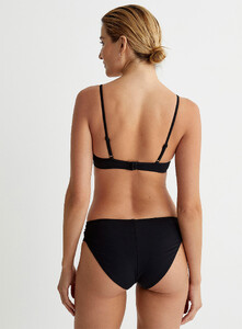 Simons - Minimalist moulded top - Black - A2_1.jpg