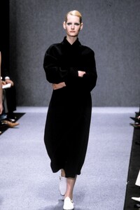 856587810_MichaelKors1998WomenRTW58.thumb.jpg.9938d89b38e059f90617ffca7392505d.jpg