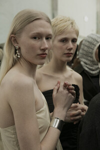 AW23-Copenhagen-Fashion-Week-TheGarment-Backstage-BryndisThorsteinsdottir-27.thumb.jpg.7737a631c1af32a491acefc01dfc9c1c.jpg