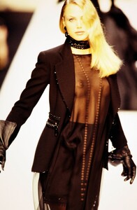Christian-Dior-FW-1993-5.thumb.jpg.65d9dd7969e6acb0549bafa7dcb28049.jpg