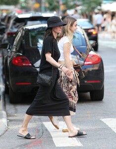 Courteney-Cox---With-daughter-Coco-Arquette-out-in-New-York-03.jpg